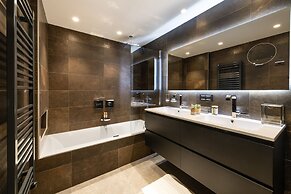 Alaska Lodge by Alpine resorts