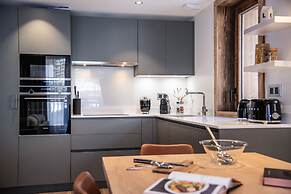 Alaska Lodge by Alpine resorts