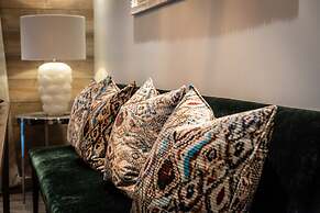 Vail Lodge by Alpine Resorts