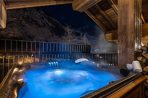 Vail Lodge by Alpine Resorts