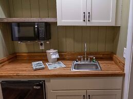 Kanuga Inn & Lodging