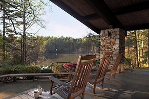 Kanuga Inn & Lodging