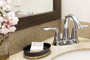 Kanuga Inn & Lodging