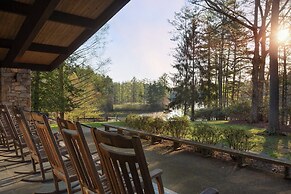 Kanuga Inn & Lodging