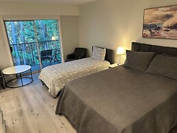 Gibsons Landing Inn