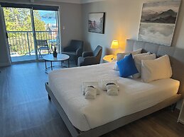 Gibsons Landing Inn
