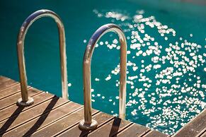 Villa BOND with Private Swimming Pool
