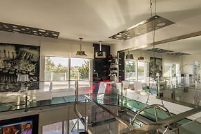 Villa BOND with Private Swimming Pool