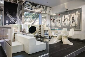 Villa BOND with Private Swimming Pool