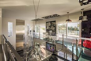 Villa BOND with Private Swimming Pool