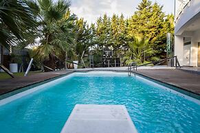 Villa BOND with Private Swimming Pool
