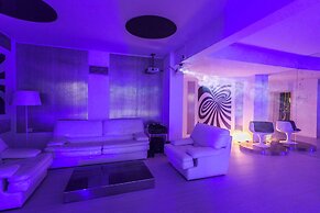 Villa BOND with Private Swimming Pool