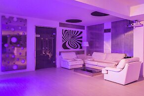 Villa BOND with Private Swimming Pool