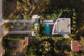 Villa BOND with Private Swimming Pool