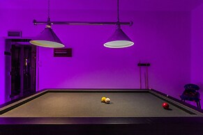 Villa BOND with Private Swimming Pool