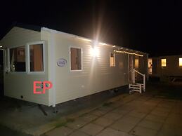 Lovely 3-bed Caravan in Towyn