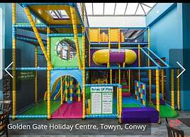 Lovely 3-bed Caravan in Towyn