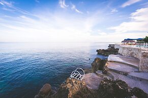 Ocean Cliff Hotel Negril Limited