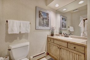 Luxury 4 Bed Pines Townhome Amongst The Peace And Quiet 4 Bedroom Town