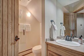 Luxury 4 Bed Pines Townhome Amongst The Peace And Quiet 4 Bedroom Town