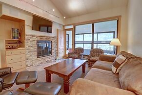 Spacious Condo In The Heart of Copper Mountain right next to Lifts - M