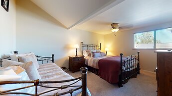 San Sierra 26 Pet-Friendly, Mountain Modern, Walk to The Village by Re