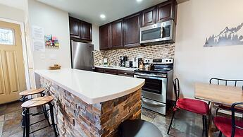 San Sierra 26 Pet-Friendly, Mountain Modern, Walk to The Village by Re