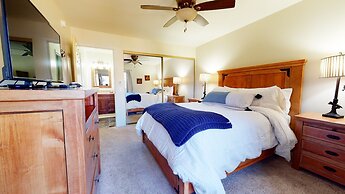 San Sierra 26 Pet-Friendly, Mountain Modern, Walk to The Village by Re