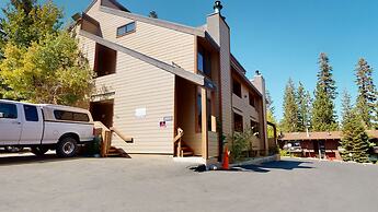 San Sierra 26 Pet-Friendly, Mountain Modern, Walk to The Village by Re