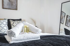 Modern Pet Friendly Apartment by MSS