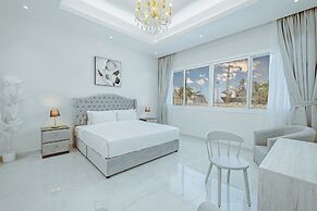 LUX White Modern Villa