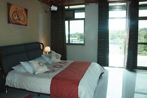 Luxury Suite With Balcony and Incredible View on the Water