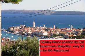 The Apartment is on the Ground Floor - 1 Entire Floor 110 m2