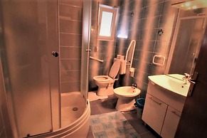 The Apartment is on the Ground Floor - 1 Entire Floor 110 m2