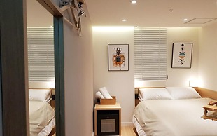 Myeong Artravel Hostel