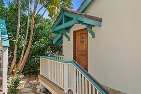 Blue Ocean View Retreat - Minutes to Beach