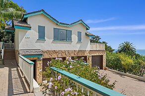 Blue Ocean View Retreat - Minutes to Beach