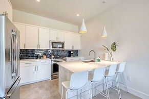 2 Homes in 1! Centrally Located Near Soco