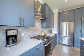 2 Homes in 1! Centrally Located Near Soco