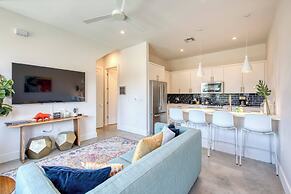 2 Homes in 1! Centrally Located Near Soco