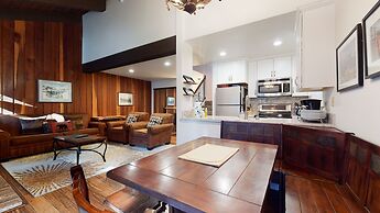 Chamonix Retreat - Nearby Outdoor Activities!