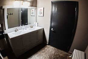 Chamonix Retreat - Nearby Outdoor Activities!