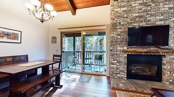 Chamonix Retreat - Nearby Outdoor Activities!