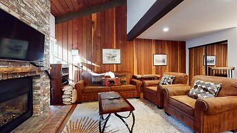 Chamonix Retreat - Nearby Outdoor Activities!