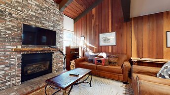 Chamonix Retreat - Nearby Outdoor Activities!