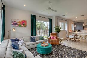 Contemporary Home Centrally Located Near Soco & DT