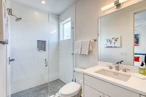 Conveniently Located Upstairs Deck BBQ