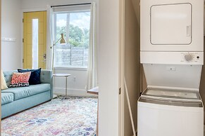 Conveniently Located Upstairs Deck BBQ