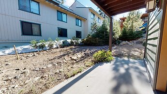 Red Slate Canyon - Modern 2-story Condo