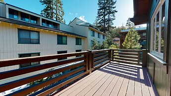 Red Slate Canyon - Modern 2-story Condo